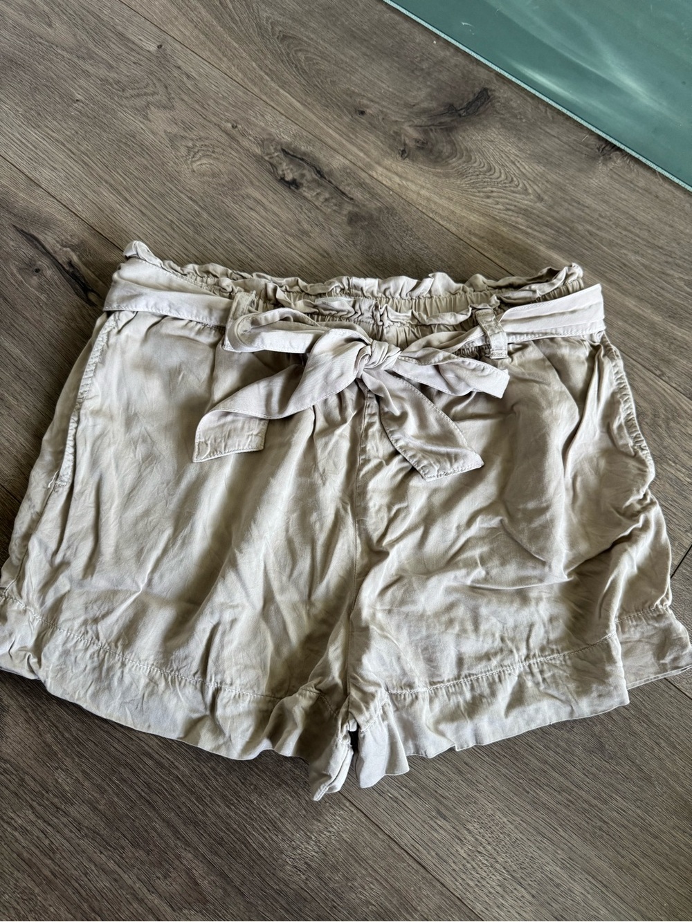 Bella Dahl Beige High-Waist Tie Belt Shorts